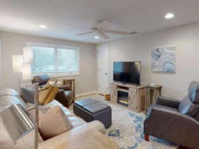 Relax and Unwind Steps from Forsyth Park, Heated Pool Access, By Southern Belle Savannah